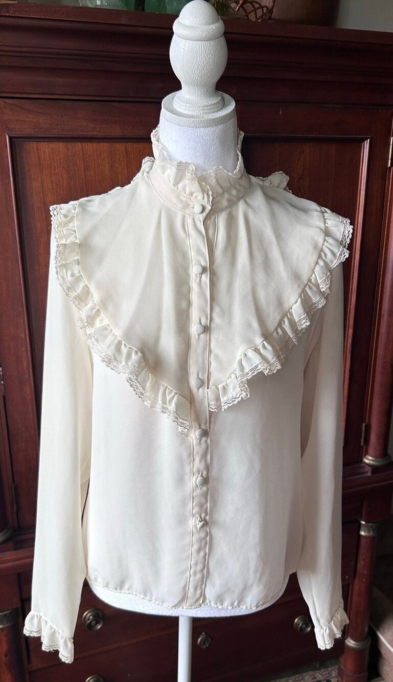 Vintage Alberto Capraro Ivory Ruffle Lace Blouse Size 8 Victorian Revival